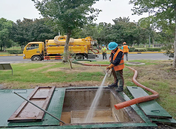 王屋镇化油池清理